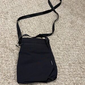 Black lululemon Waterbottle Bag